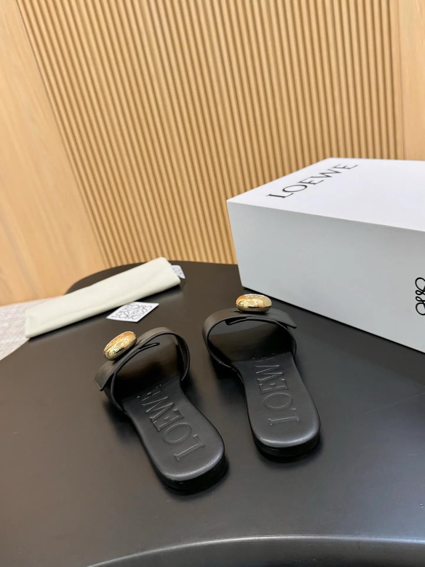 👟👟Ex-factory price 340👟👟 Clamshell box + 10 LOEWE 25th spring and summer new styles, seven colors to choose from. Code number 35-43, genuine leather base plus 40
